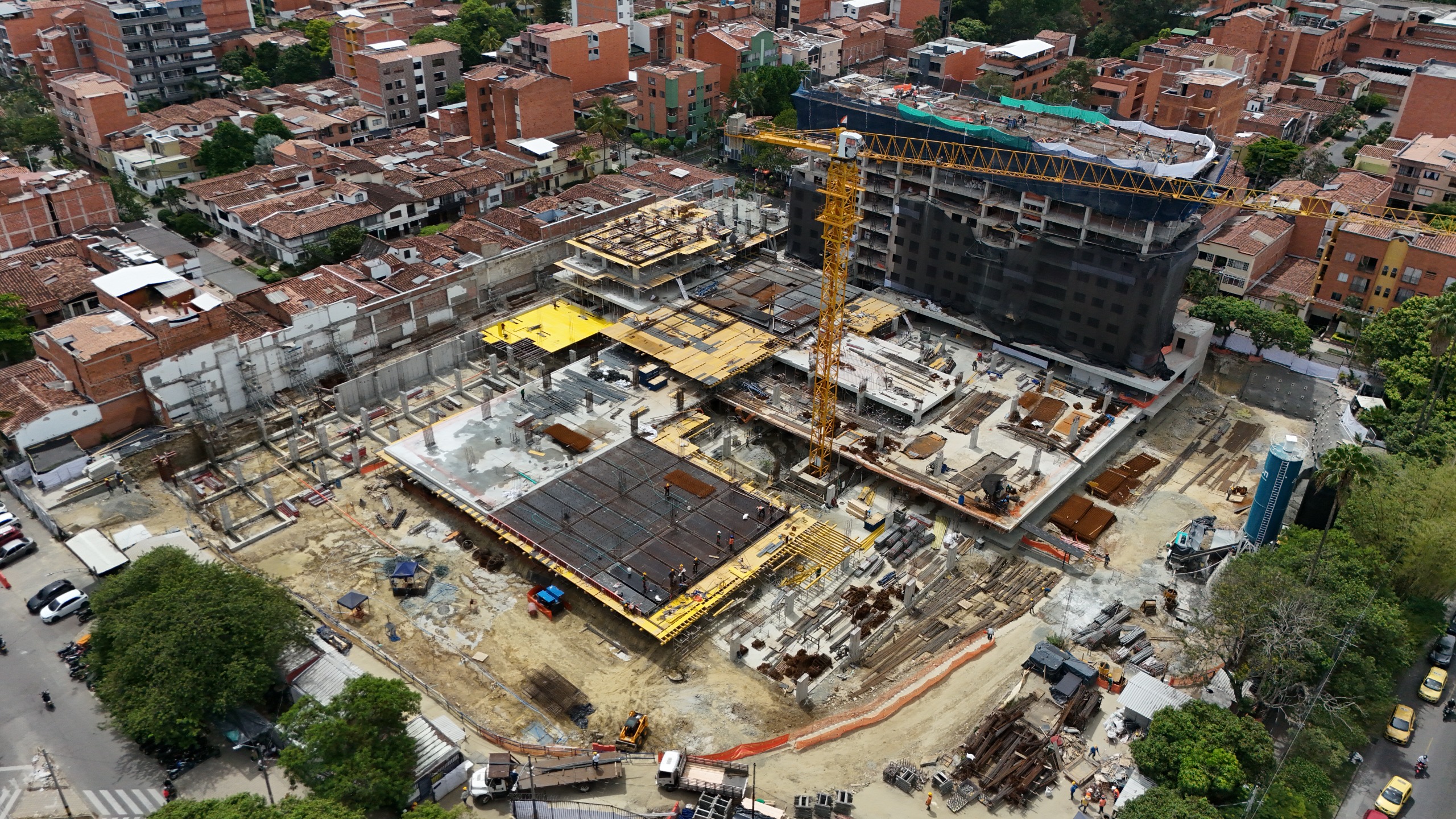 Panorámica de proyecto en altura con formaletería de Carpintería MS S.A.S.